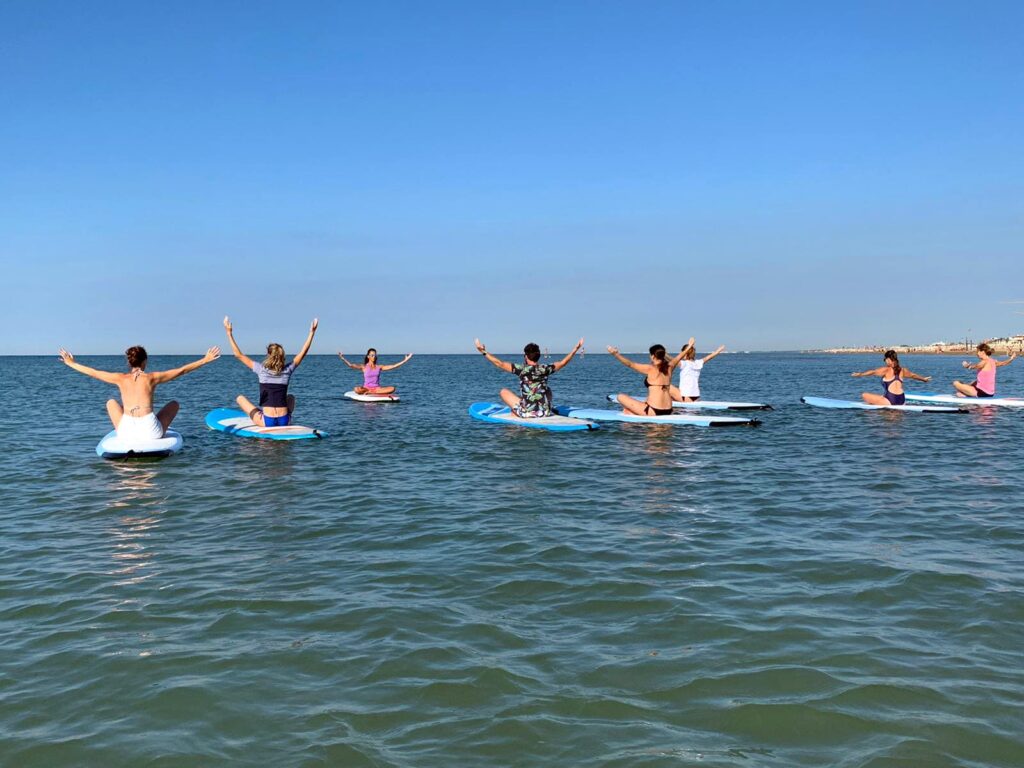 Questa immagine ha l'attributo alt vuoto; il nome del file è yoga-sup-windsurf-school-tornado-estate-2020-03-1024x768.jpg